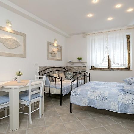 Apartments Krvavica Ngoại thất bức ảnh