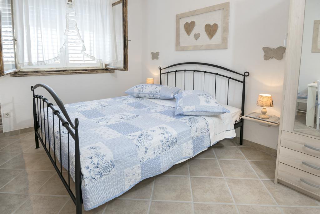 Apartments Krvavica Ngoại thất bức ảnh