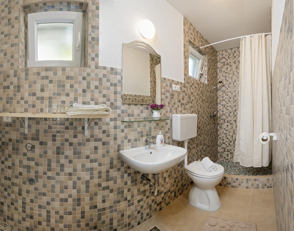 Apartments Krvavica Ngoại thất bức ảnh